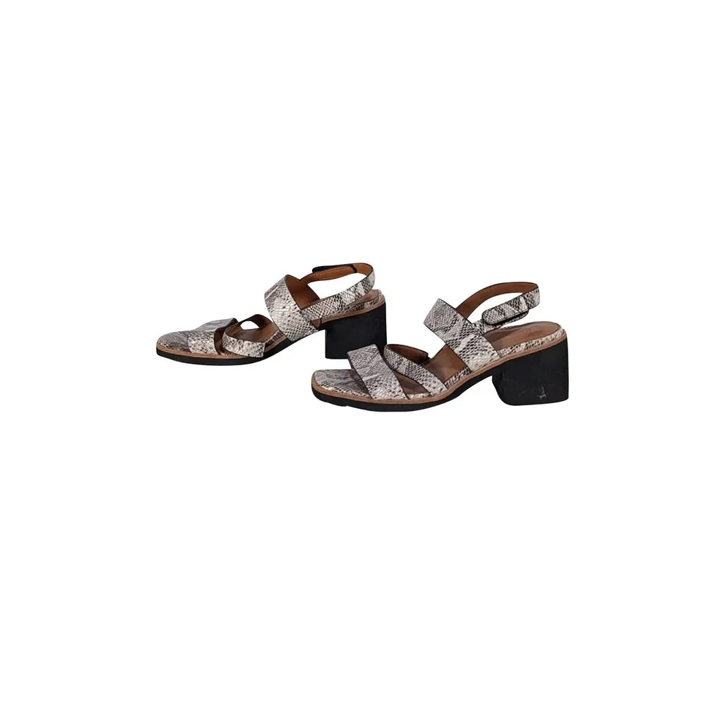 LAmour Des Pieds step into